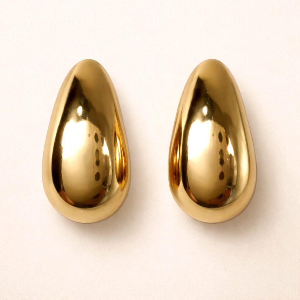 Aretes forma de gotas dorado