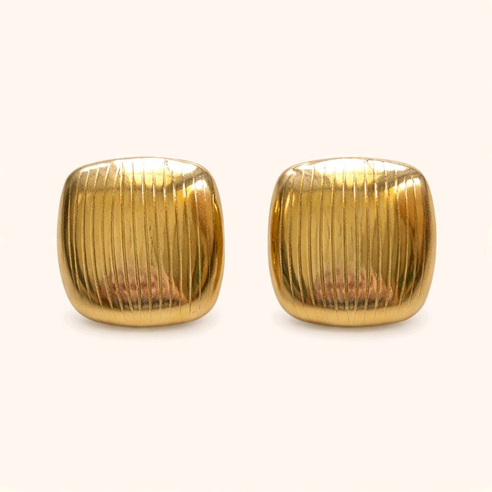 Aretes en forma de cuadro con lineas