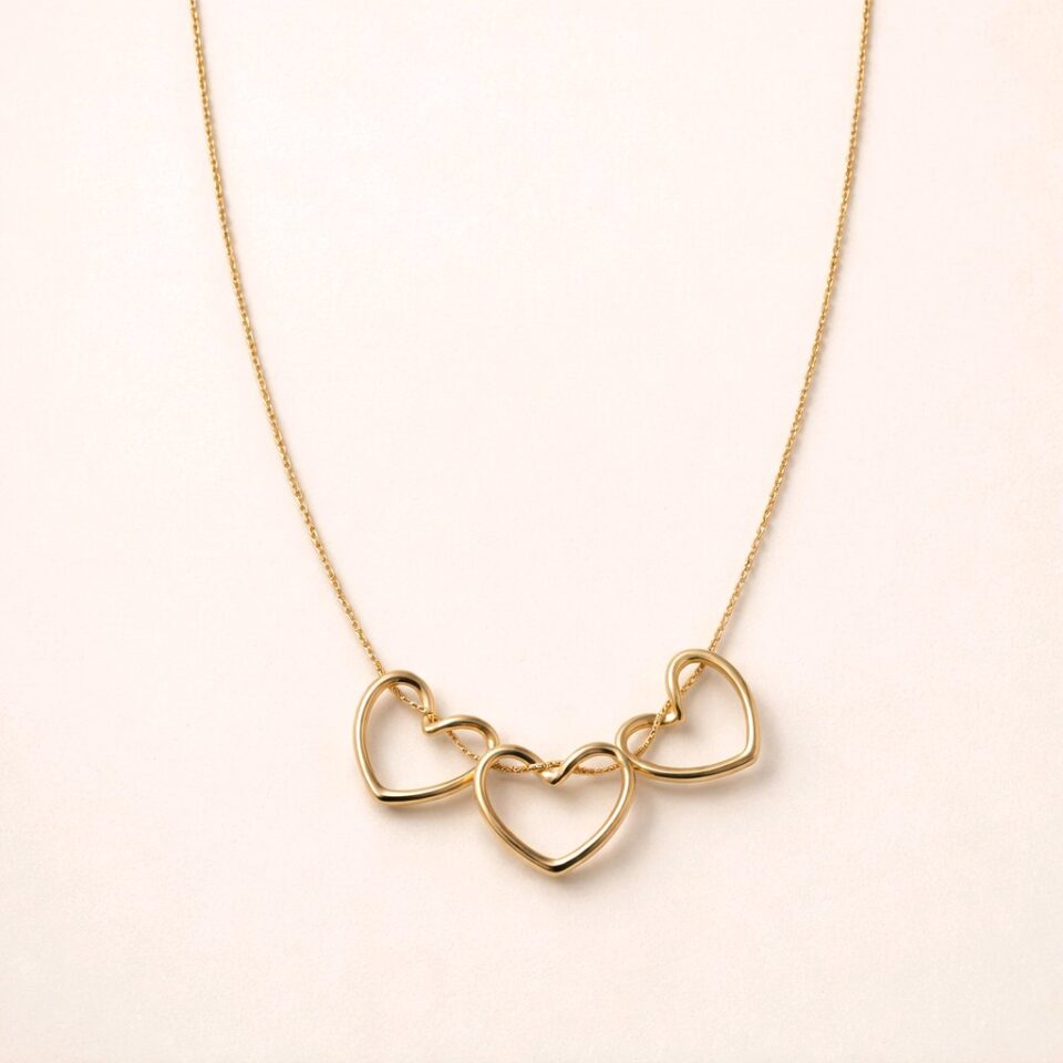 Collar charm con 3 corazones